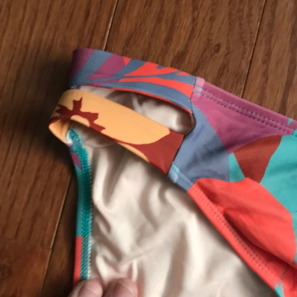NWOT XL beautiful floral swim bottoms - Picture 2 of 6